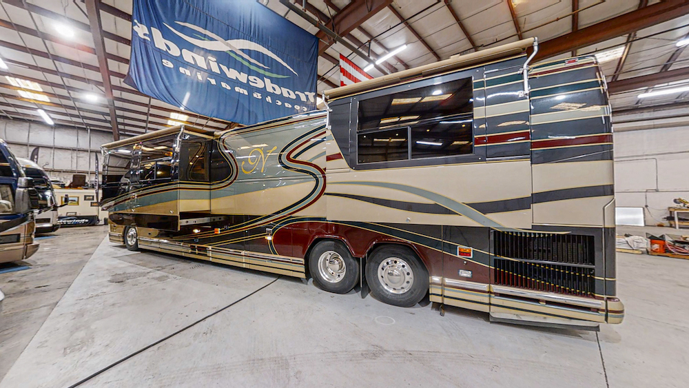 2000 Prevost Featherlite H3-45 For Sale