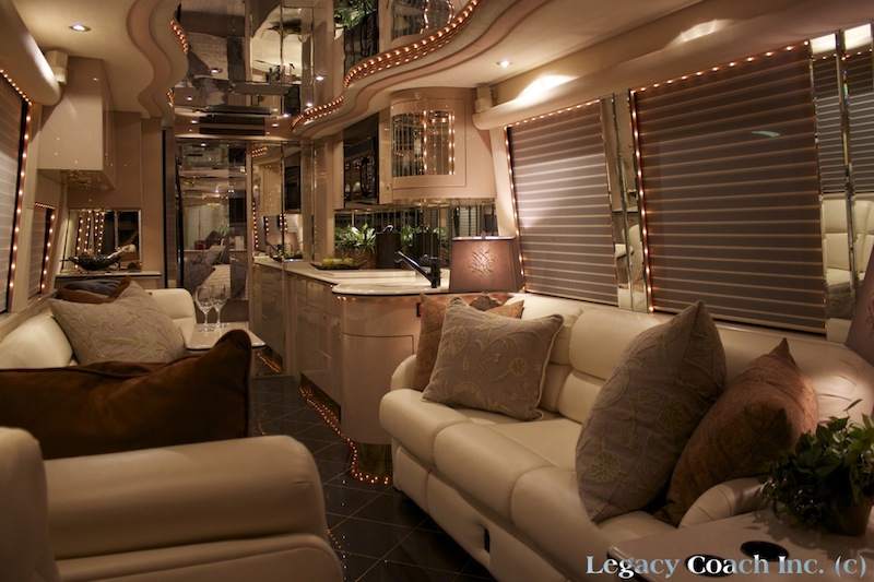 2000 Prevost Featherlite XL For Sale