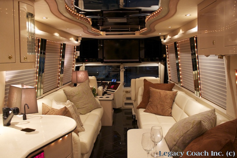2000 Prevost Featherlite XL For Sale