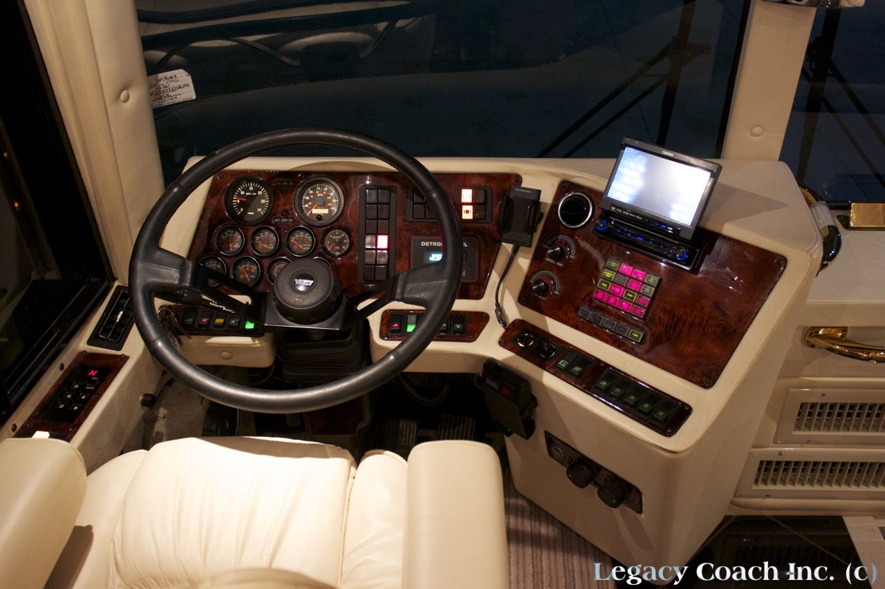2000 Prevost Featherlite XL For Sale