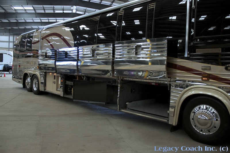 2000 Prevost Featherlite XL For Sale