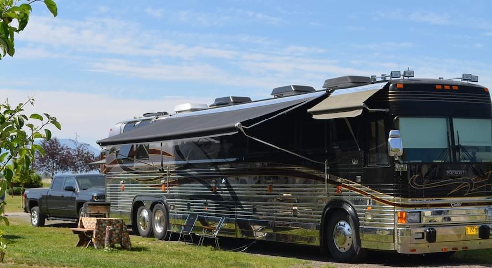 2000 Prevost Featherlite XL For Sale