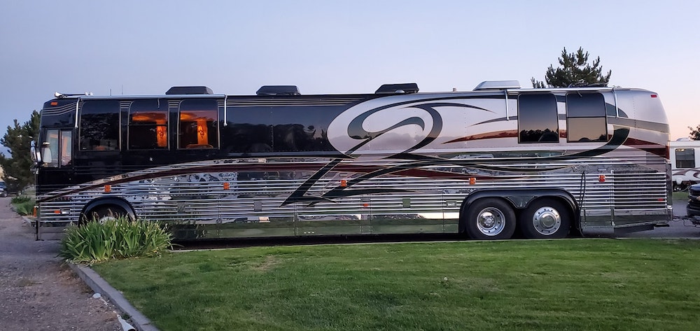 2000 Prevost Featherlite XL For Sale