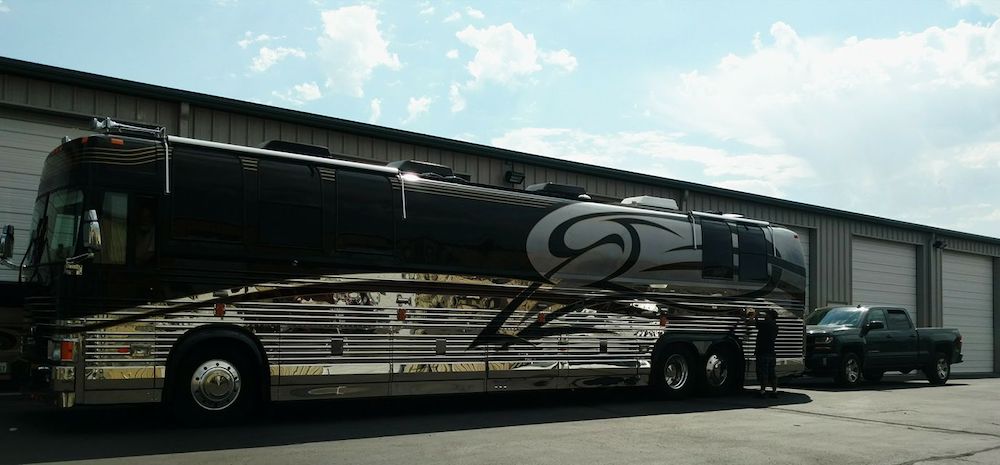 2000 Prevost Featherlite XL For Sale