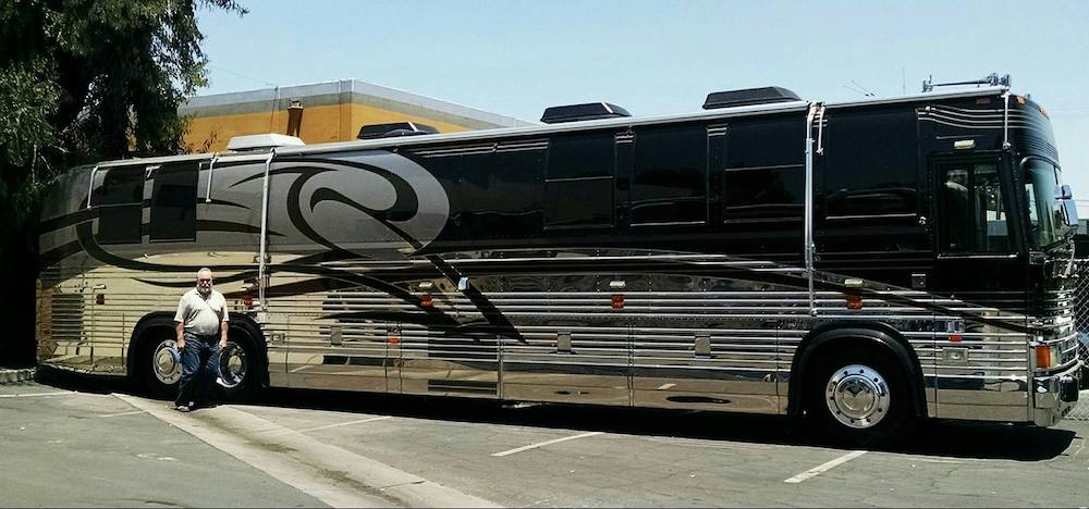 2000 Prevost Featherlite XL For Sale