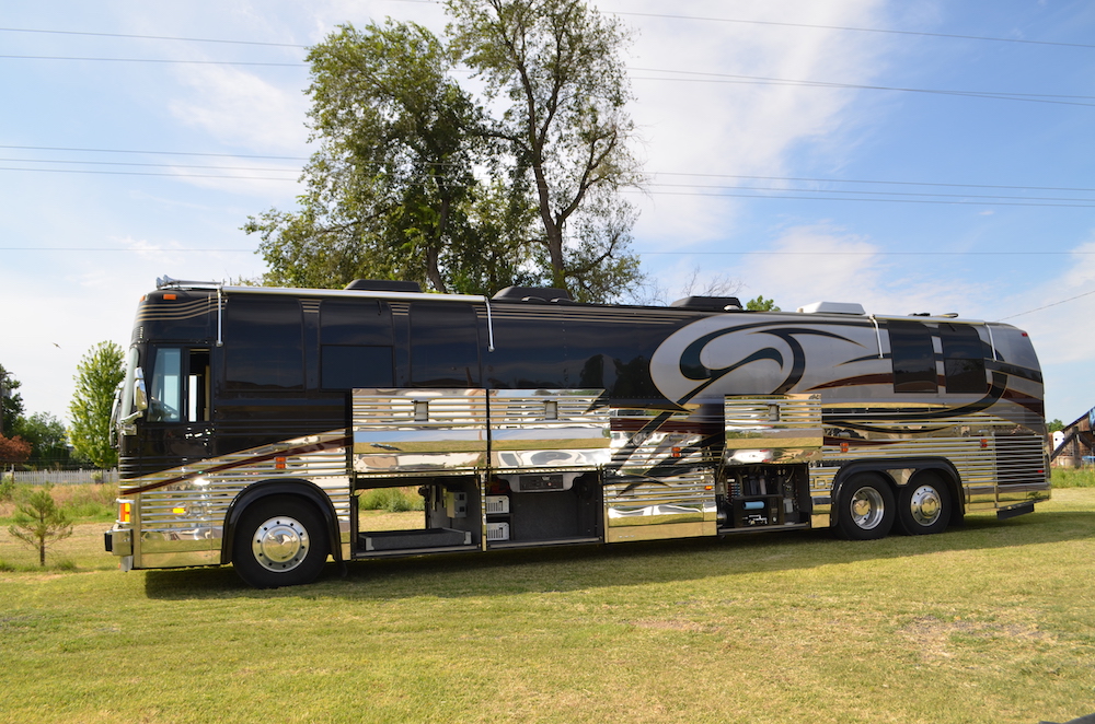 2000 Prevost Featherlite XL For Sale