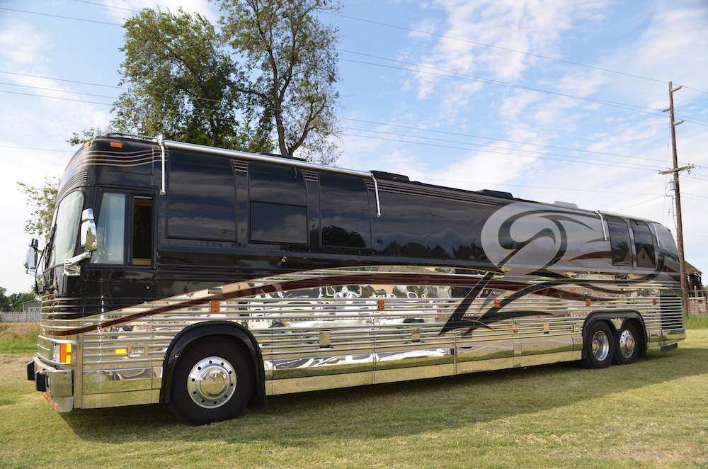 2000 Prevost Featherlite XL For Sale