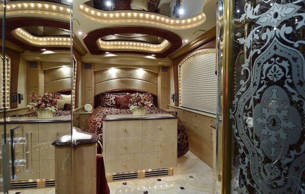 2000 Prevost Liberty H3-45 For Sale