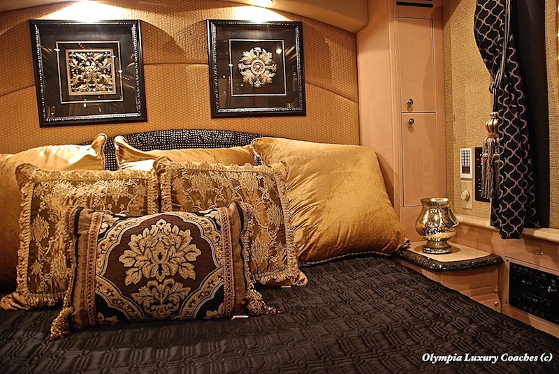 2000 Prevost Liberty H3-45 For Sale