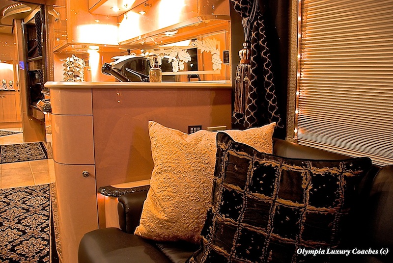 2000 Prevost Liberty H3-45 For Sale