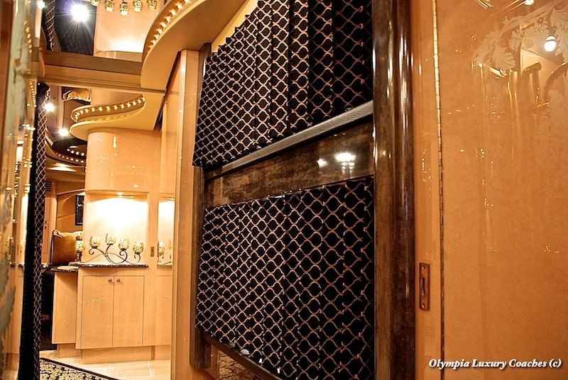 2000 Prevost Liberty H3-45 For Sale
