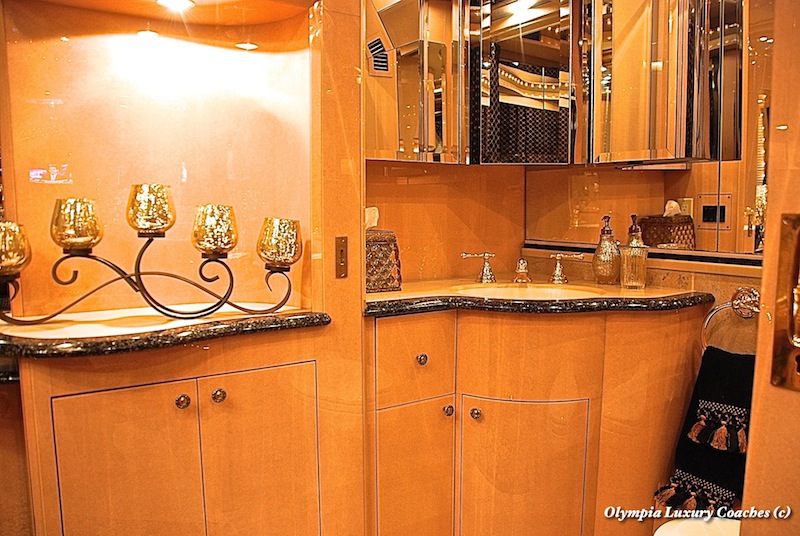 2000 Prevost Liberty H3-45 For Sale
