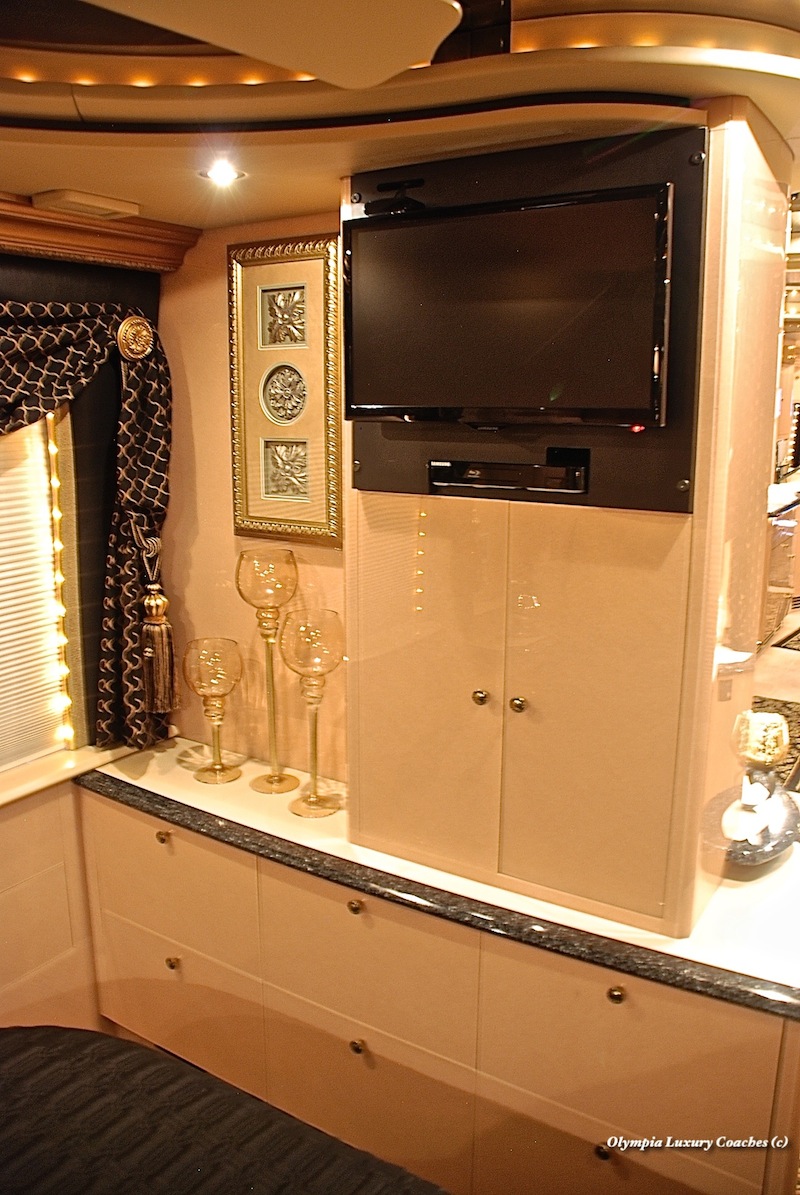 2000 Prevost Liberty H3-45 For Sale