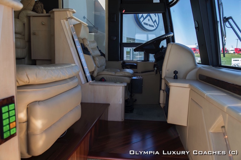 2000 Prevost Liberty H3-45 For Sale