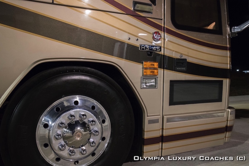 2000 Prevost Liberty H3-45 For Sale