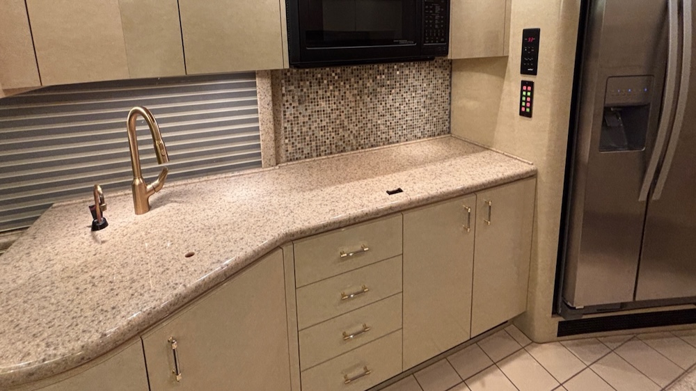 2000 Prevost Marathon H3-45 For Sale