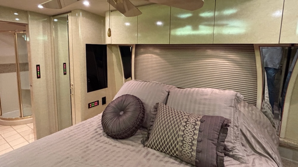 2000 Prevost Marathon H3-45 For Sale
