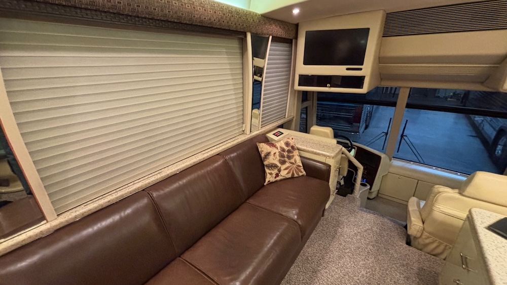 2000 Prevost Marathon H3-45 For Sale