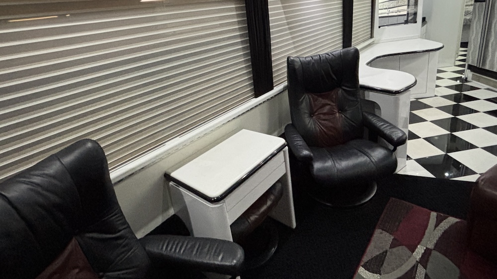 2000 Prevost Marathon H3-45 For Sale