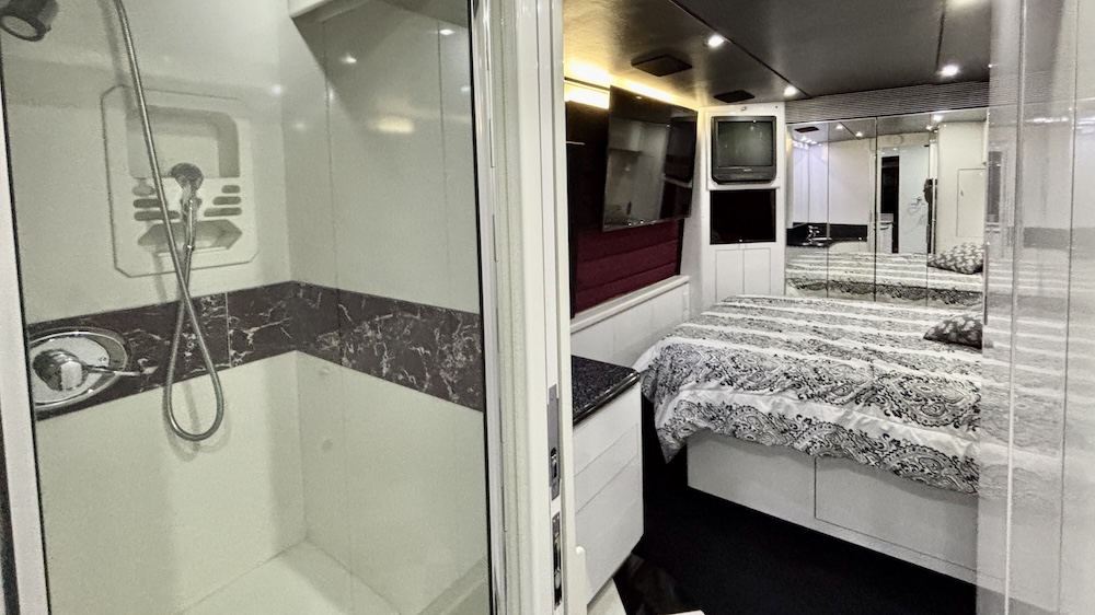 2000 Prevost Marathon H3-45 For Sale
