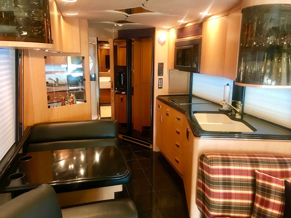 2000 Prevost Marathon H3-45 For Sale