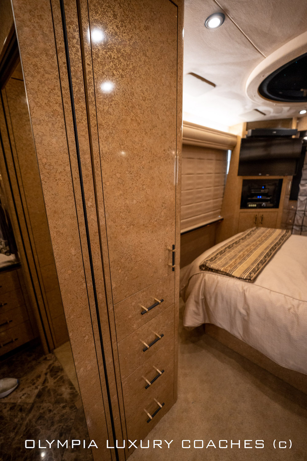 2000 Prevost Marathon H3-45 For Sale