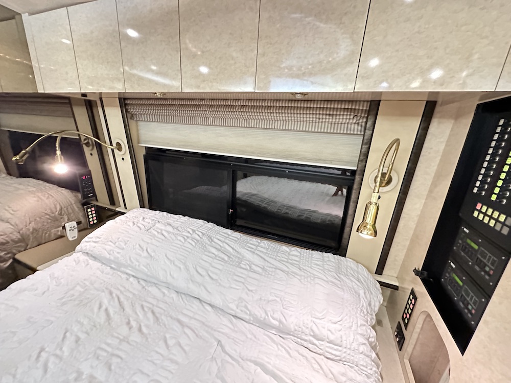 2000 Prevost Marathon H3-45 For Sale