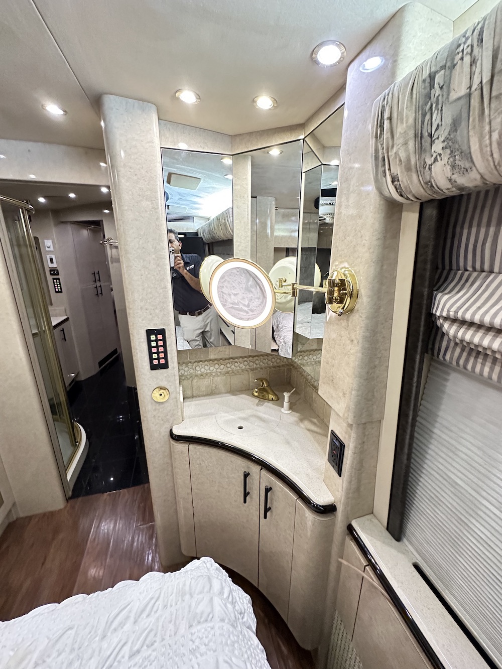 2000 Prevost Marathon H3-45 For Sale