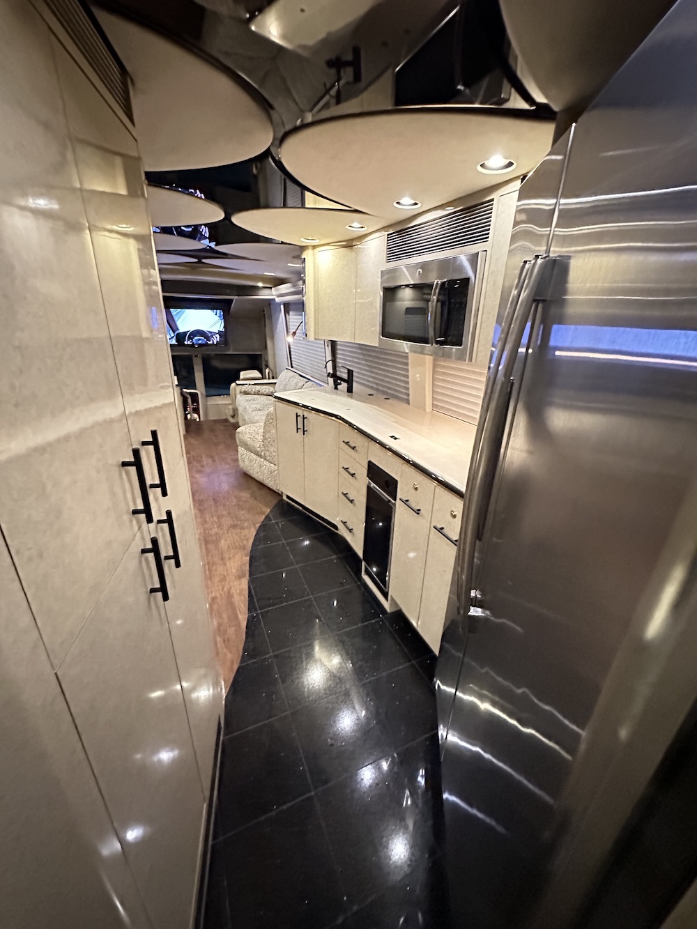 2000 Prevost Marathon H3-45 For Sale