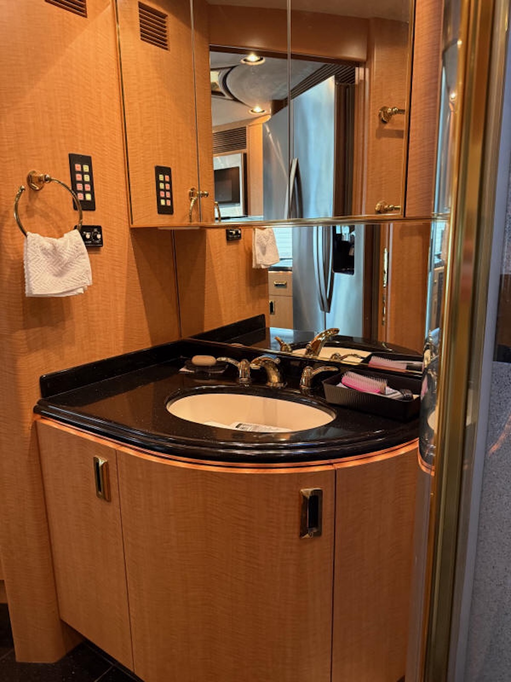 2000 Prevost Marathon H3-45 For Sale