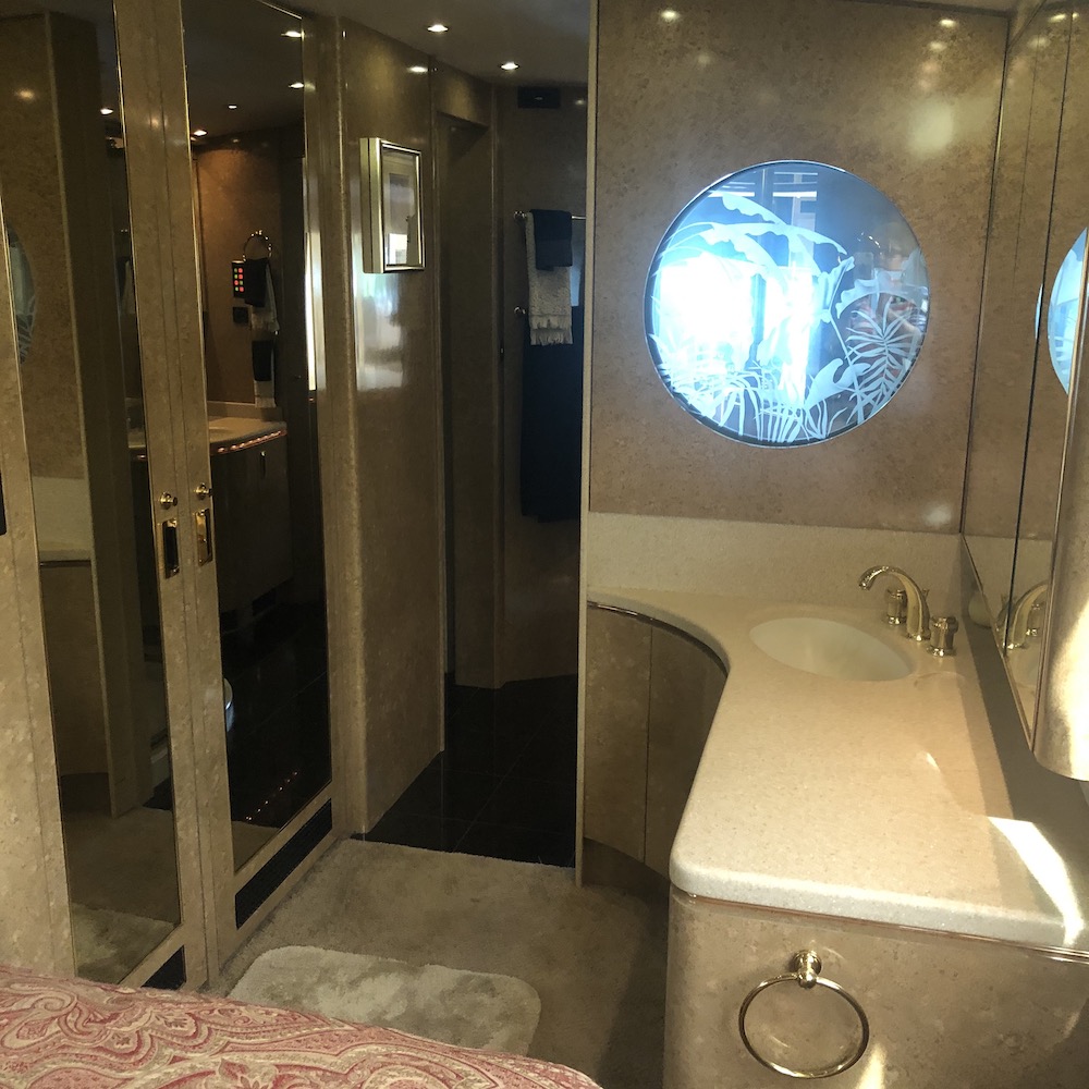 2000 Prevost Marathon XL For Sale