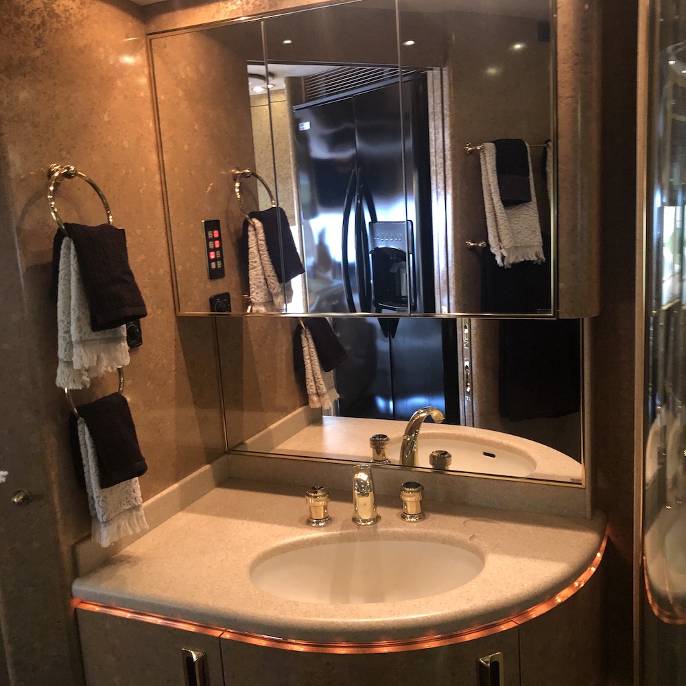 2000 Prevost Marathon XL For Sale