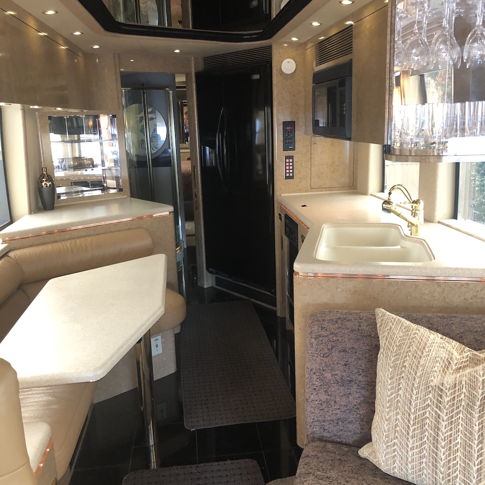 2000 Prevost Marathon XL For Sale