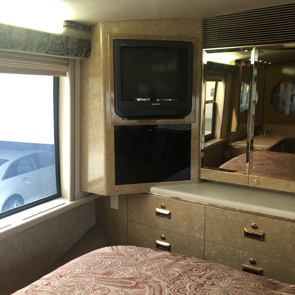 2000 Prevost Marathon XL For Sale