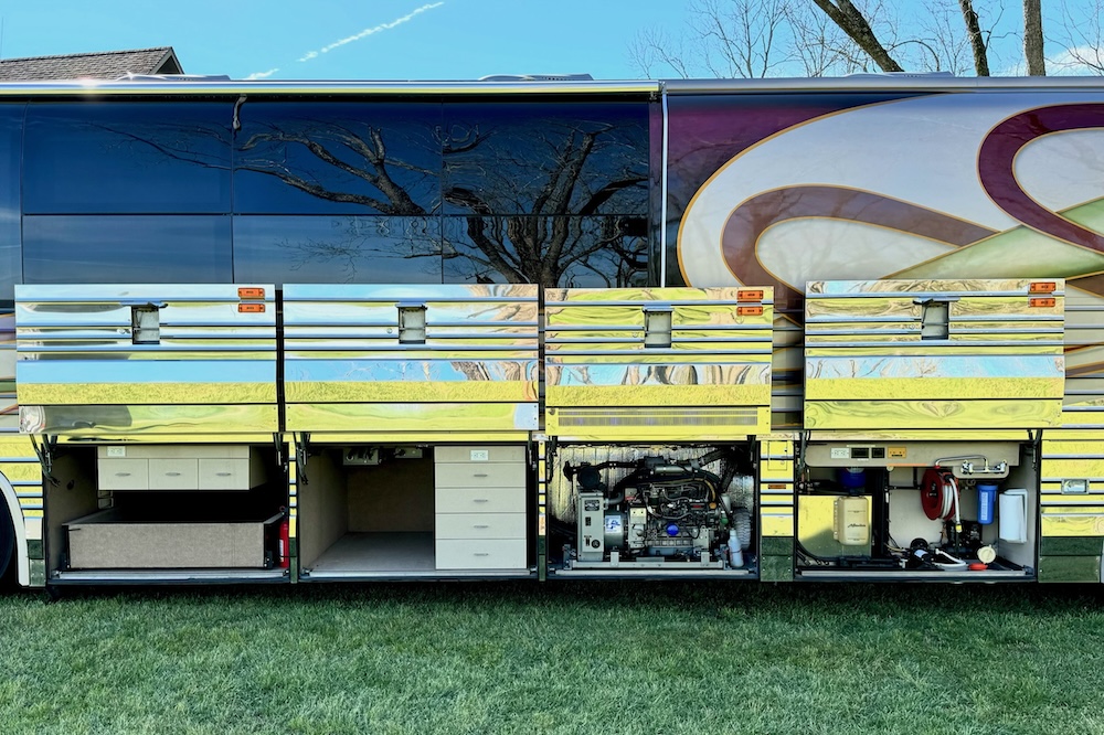 2001 Prevost Angola XLII  For Sale