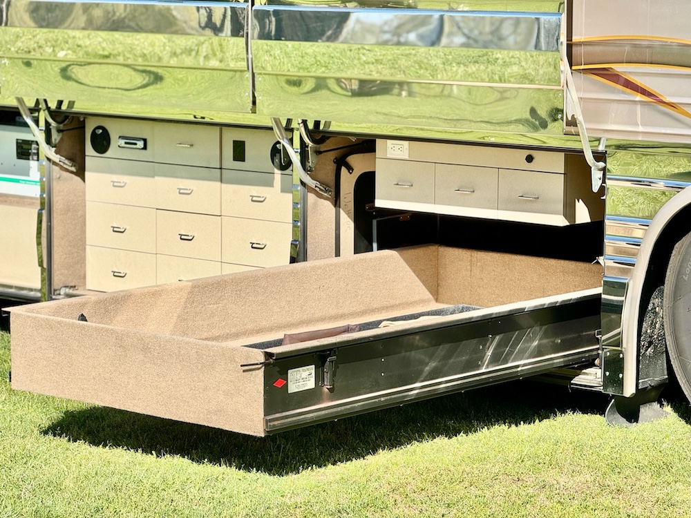 2001 Prevost Angola XLII  For Sale