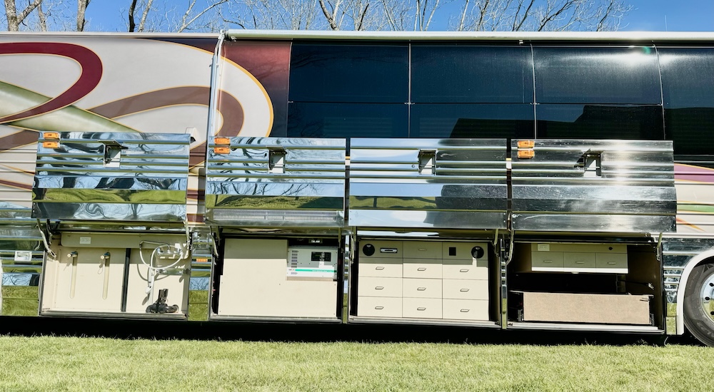 2001 Prevost Angola XLII  For Sale