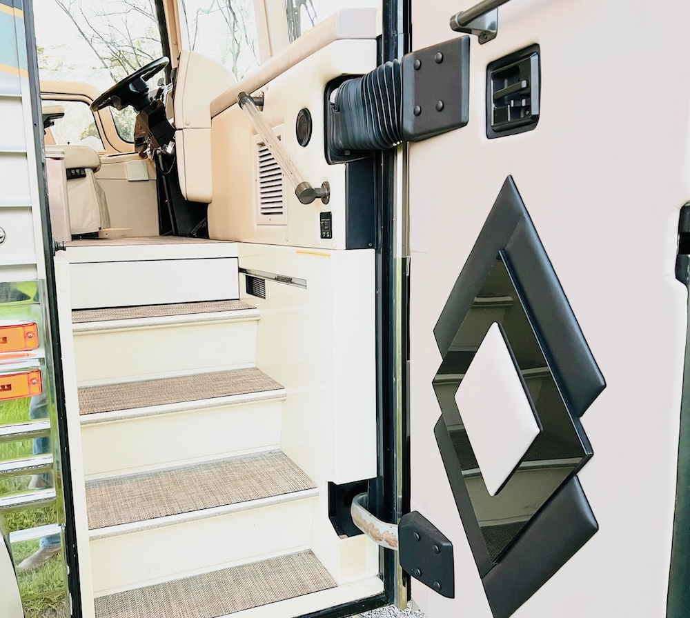 2001 Prevost  Angola XLII For Sale