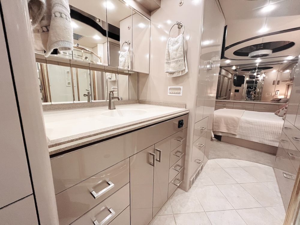 2001 Prevost  Angola XLII For Sale