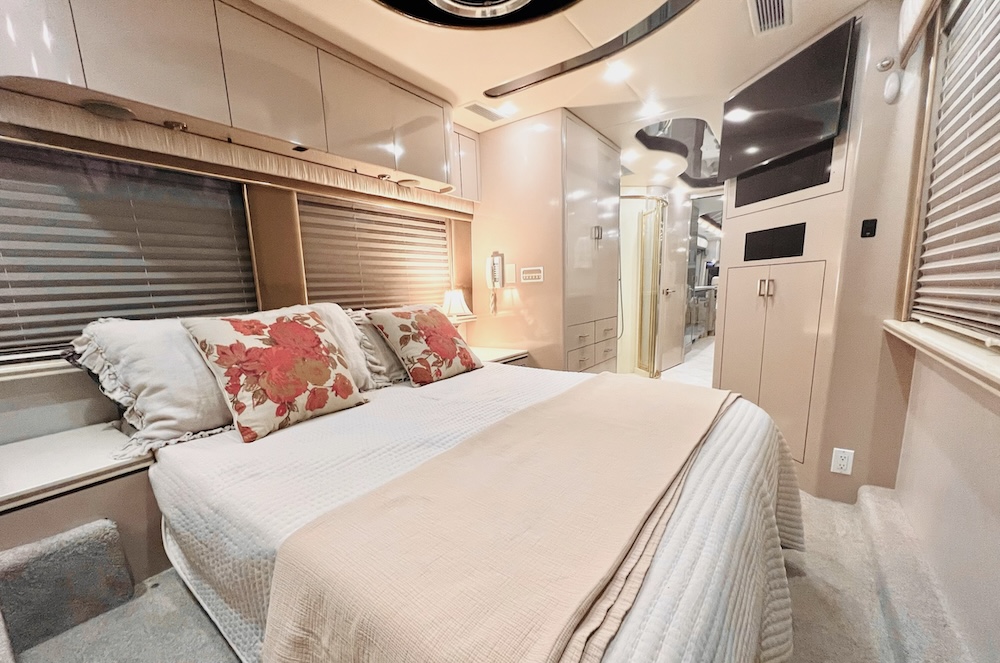 2001 Prevost  Angola XLII For Sale