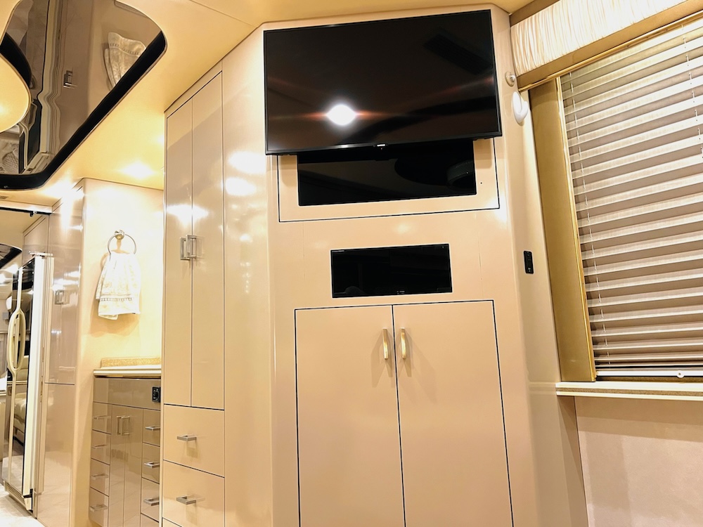 2001 Prevost  Angola XLII For Sale
