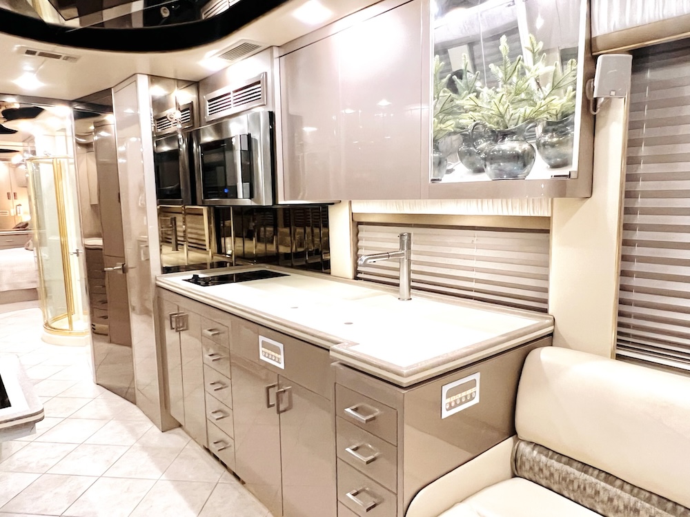 2001 Prevost  Angola XLII For Sale