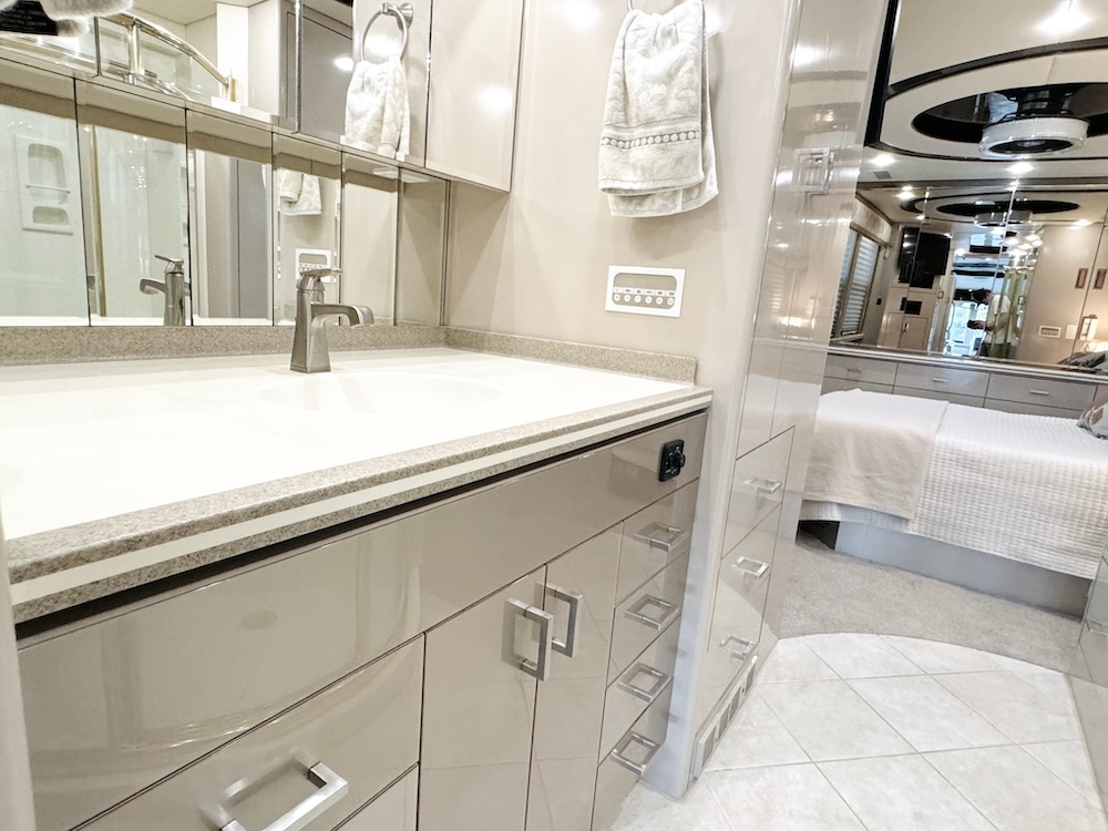 2001 Prevost  Angola XLII For Sale