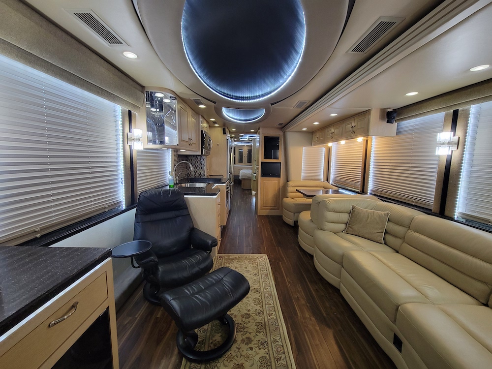 2001 Prevost Angola XLII For Sale