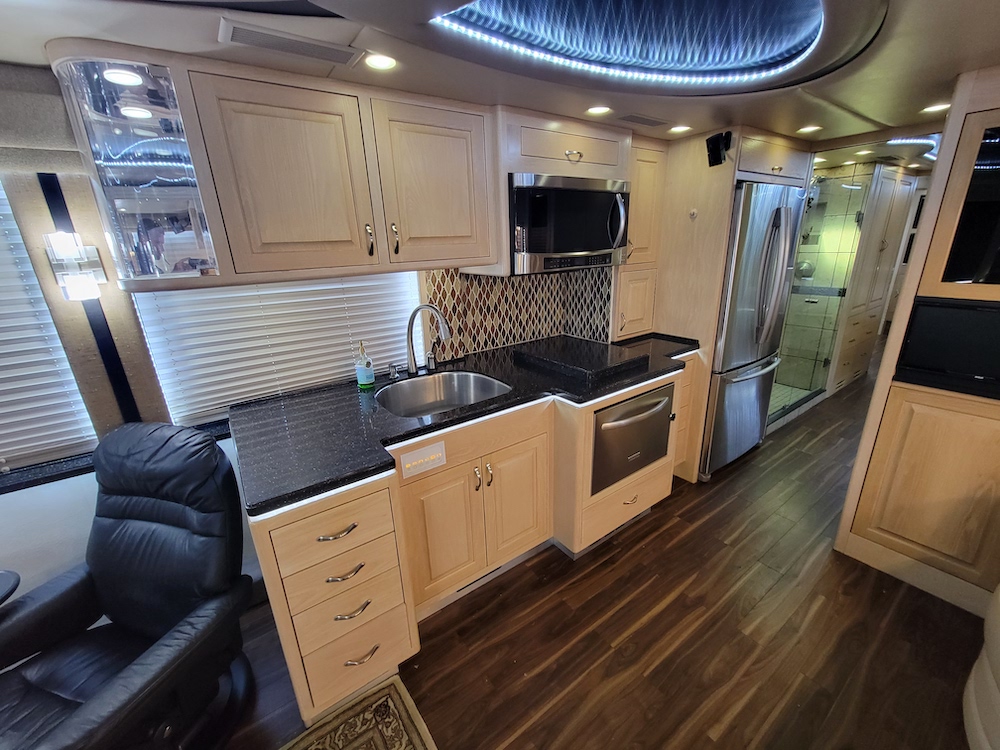 2001 Prevost Angola XLII For Sale