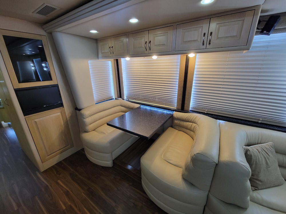 2001 Prevost Angola XLII For Sale