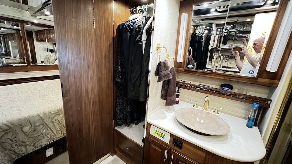 2001 Prevost Country Coach For Sale