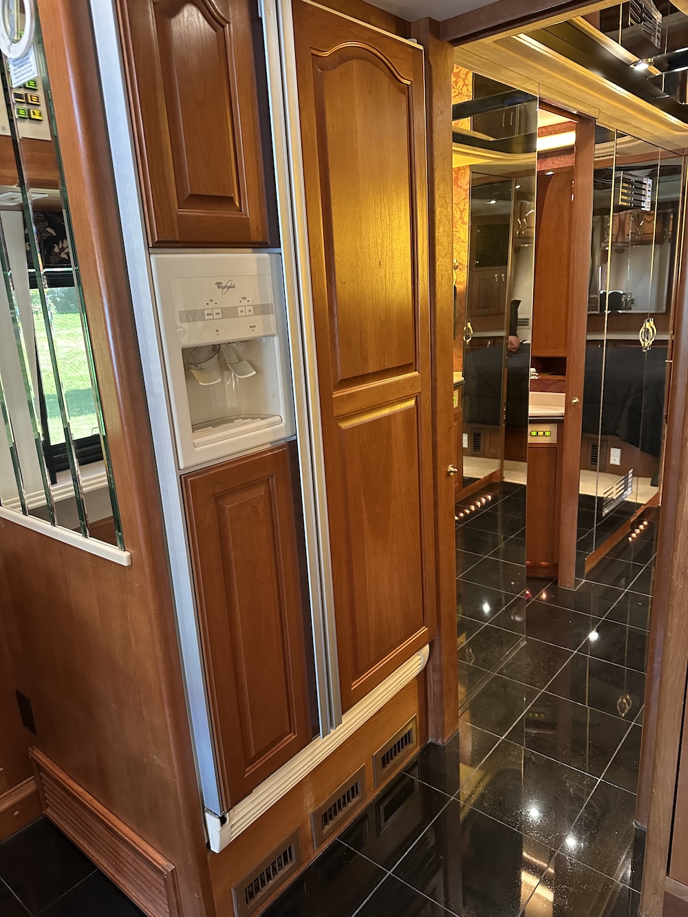 2001 Prevost Country Coach XLII For Sale