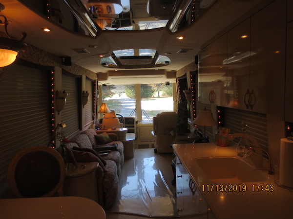 2001 Prevost Country Coach XLII For Sale