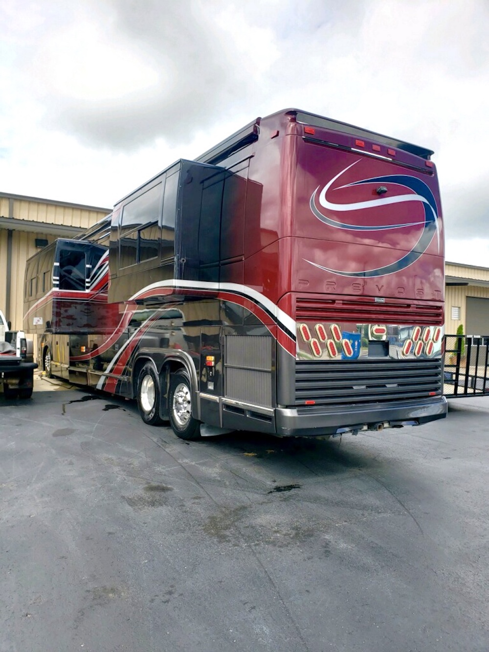 2001 Prevost Custom Coach H3-45 For Sale